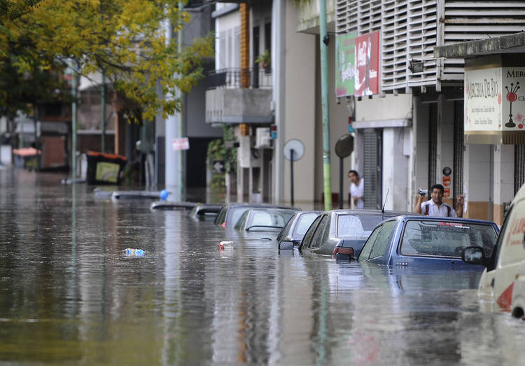 ¿Que hacer en casos de tormentas extremas cuando vas en el carro?