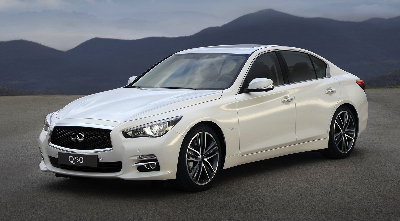 El Q50 híbrido un sedán con tecnología de F1!