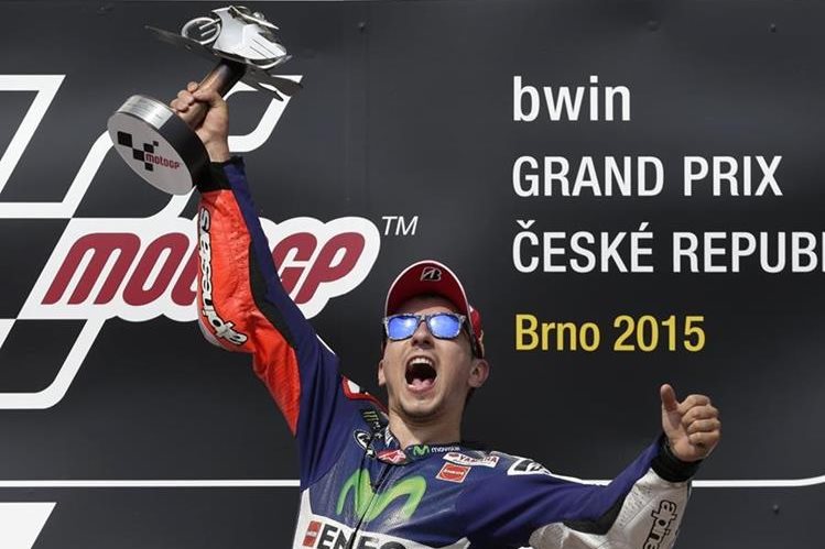 LORENZO arrebata a Rossi el liderato en Brno!