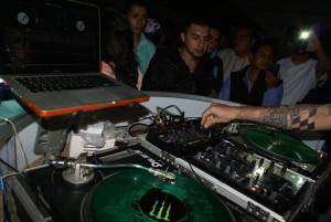 dj100,,