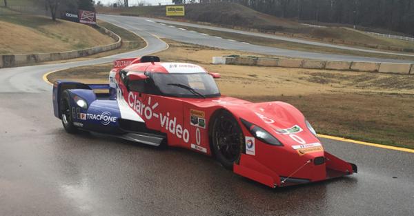 Memo Rojas cierra temporada con abandono en Petit Le Mans