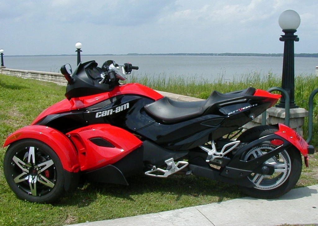 Can-Am Spyder Roadster