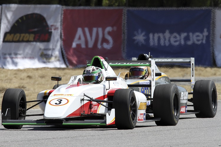 Patricio O’ward se impone en la Fórmula 4