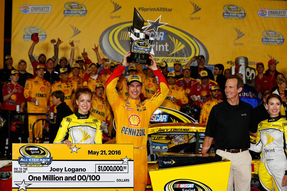 Logano se llevó la Sprint All-Star Race!