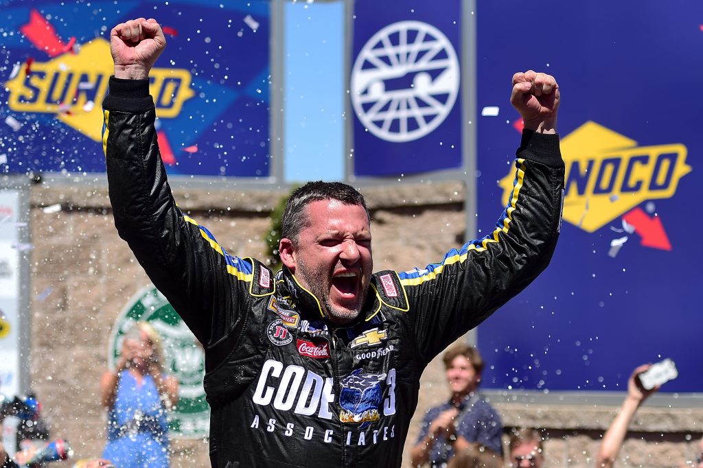 Tony Stewart – Se Impone en Sonoma