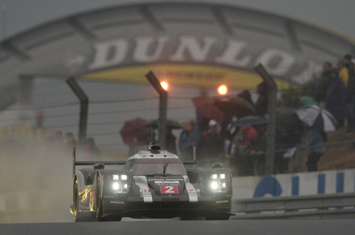 Porsche aprovecha y gana en Las 24 hrs de Le Mans !