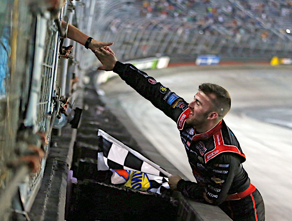 Austin Dillon triunfa en el Bristol Motor Speedway