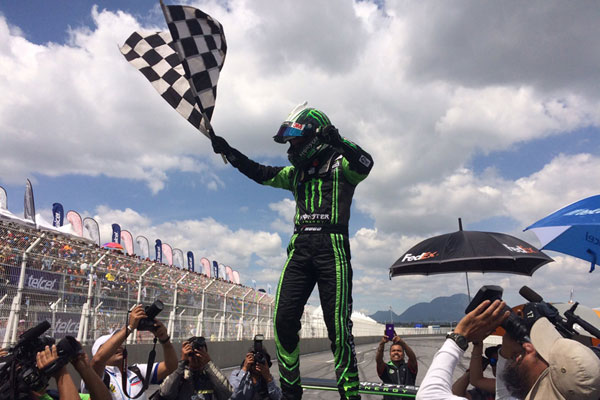 Oliveras gana en la V8 en Puebla!