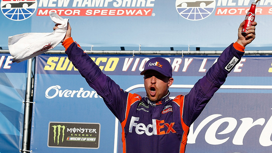 Denny Hamlin gana la Overton’s 301!