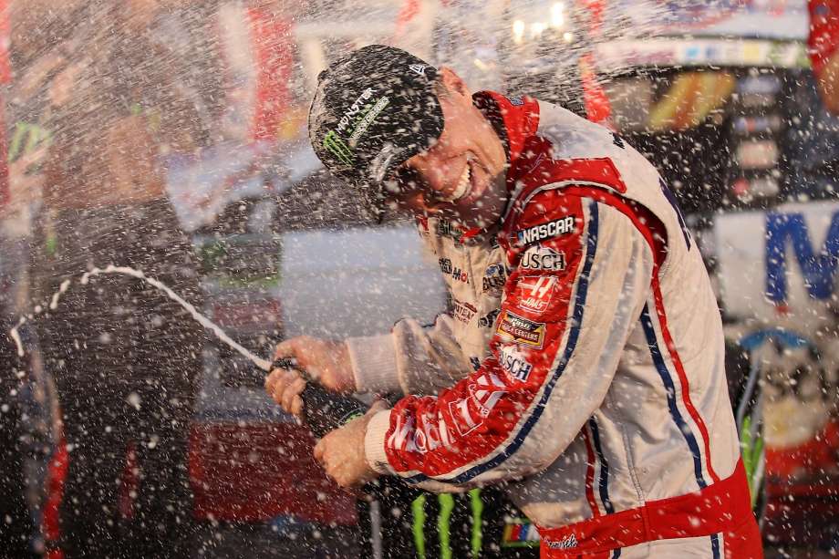 Kevin Harvick se convierte en el 3er. finalista en Texas!