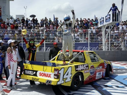 Las #3 a cuadros de Alex de Alba en las Mikel’s Trucks