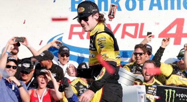 Blaney sale triunfante en Charlotte!