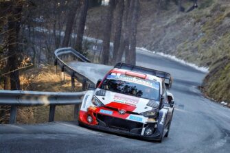 Ogier le arrebata liderato a Loeb